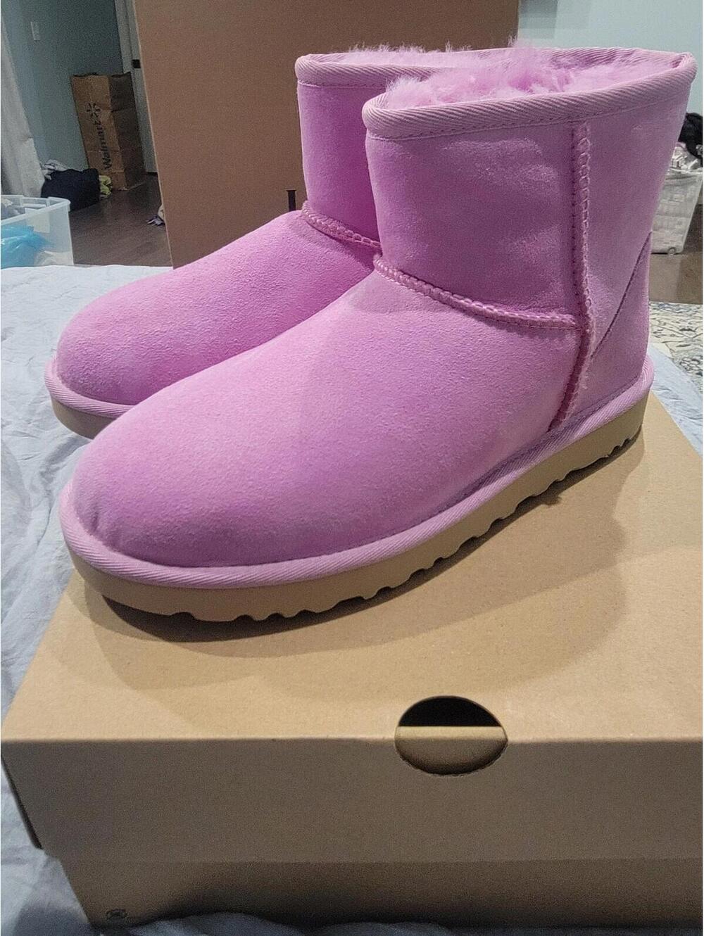 UGG Women Classic Mini II Genuine Shearling Lined Boot Wildflower Size US 7 NiB